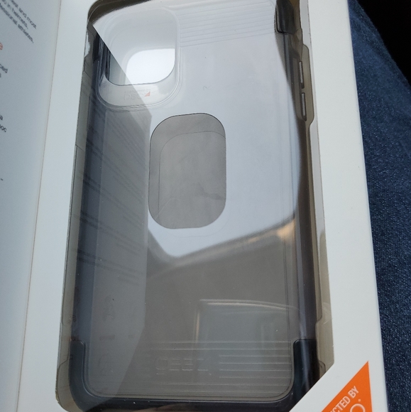 GEAR4 D3O Wembley Apple iPhone 11 case – Smoke - Picture 2 of 4